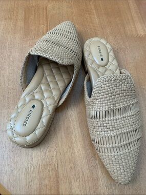 Birdies Tan Woven Pointed Mules